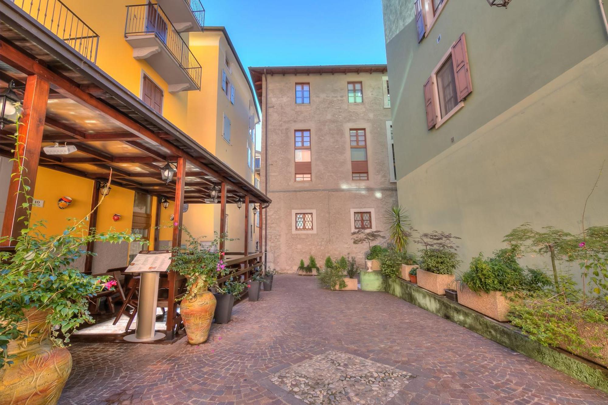 Casa Alpino - Happy Rentals Riva del Garda Dış mekan fotoğraf