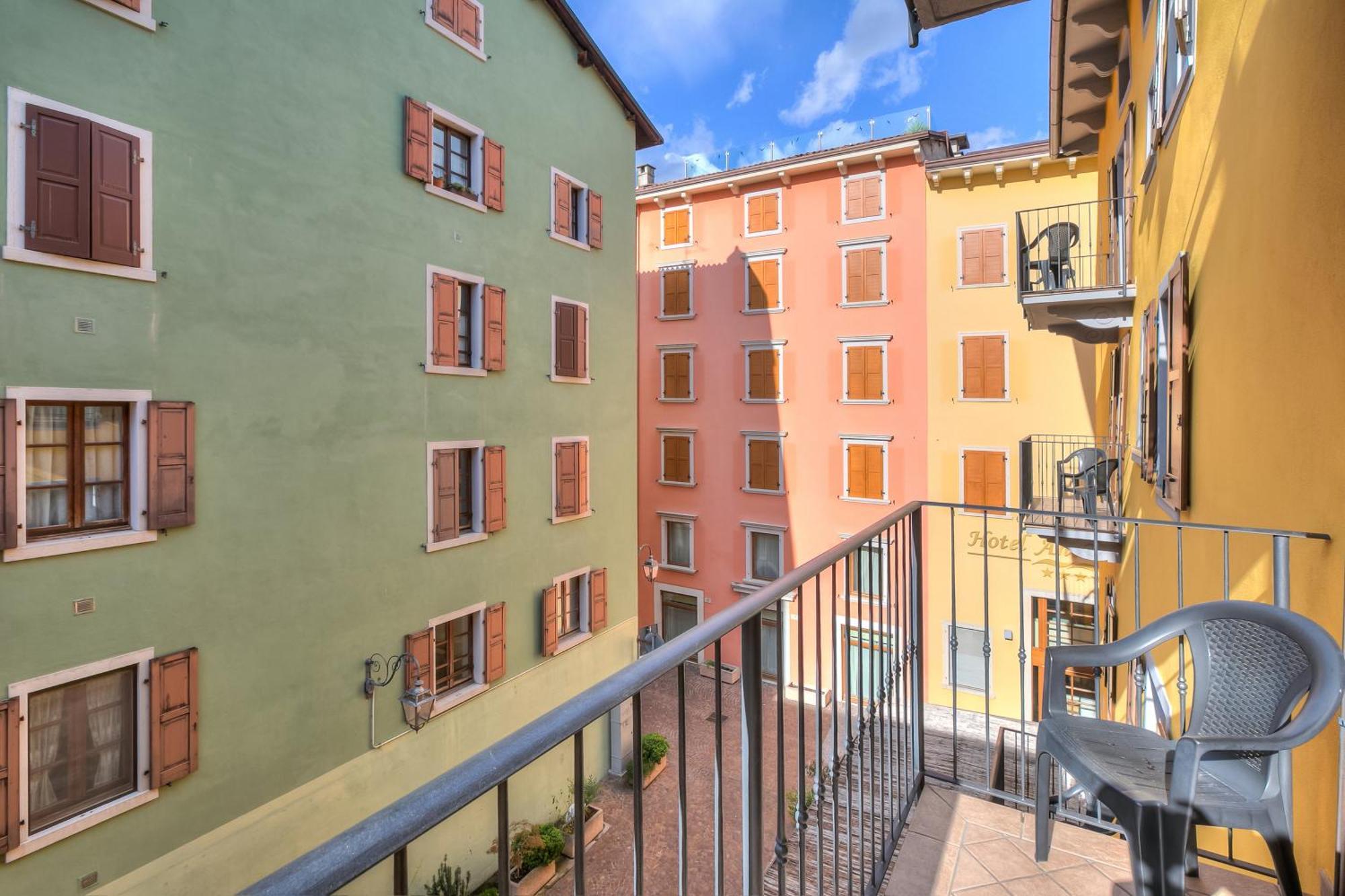 Casa Alpino - Happy Rentals Riva del Garda Dış mekan fotoğraf
